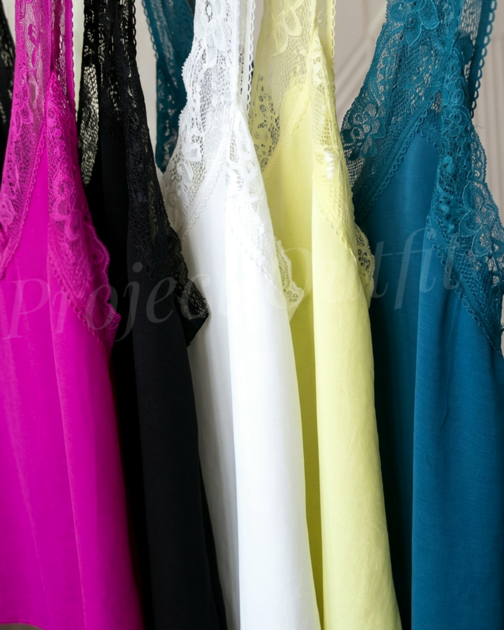 Włoski top z koronką PLUS SIZE - 5 kolorów