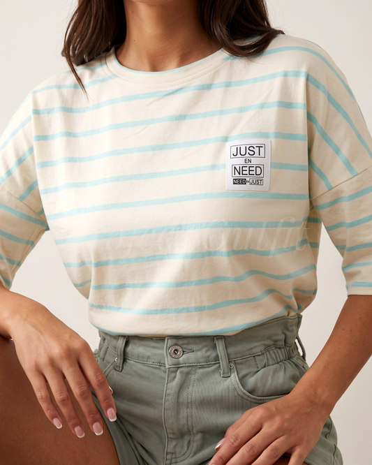 T-shirt oversize w miętowe paski